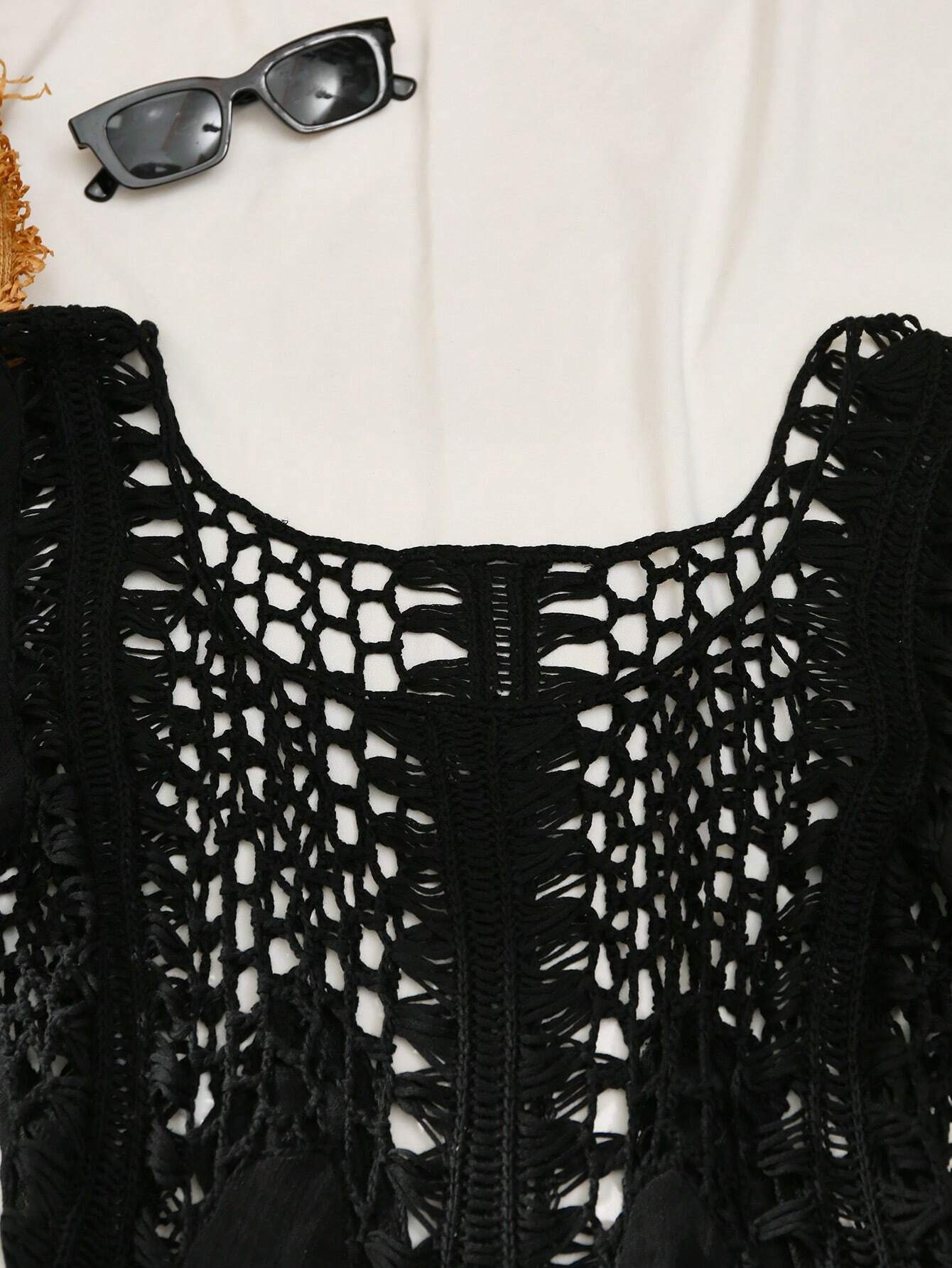 Vestido de Cobertura Feminino com Inserções em Crochê e Mangas Fluidas - Beatriz