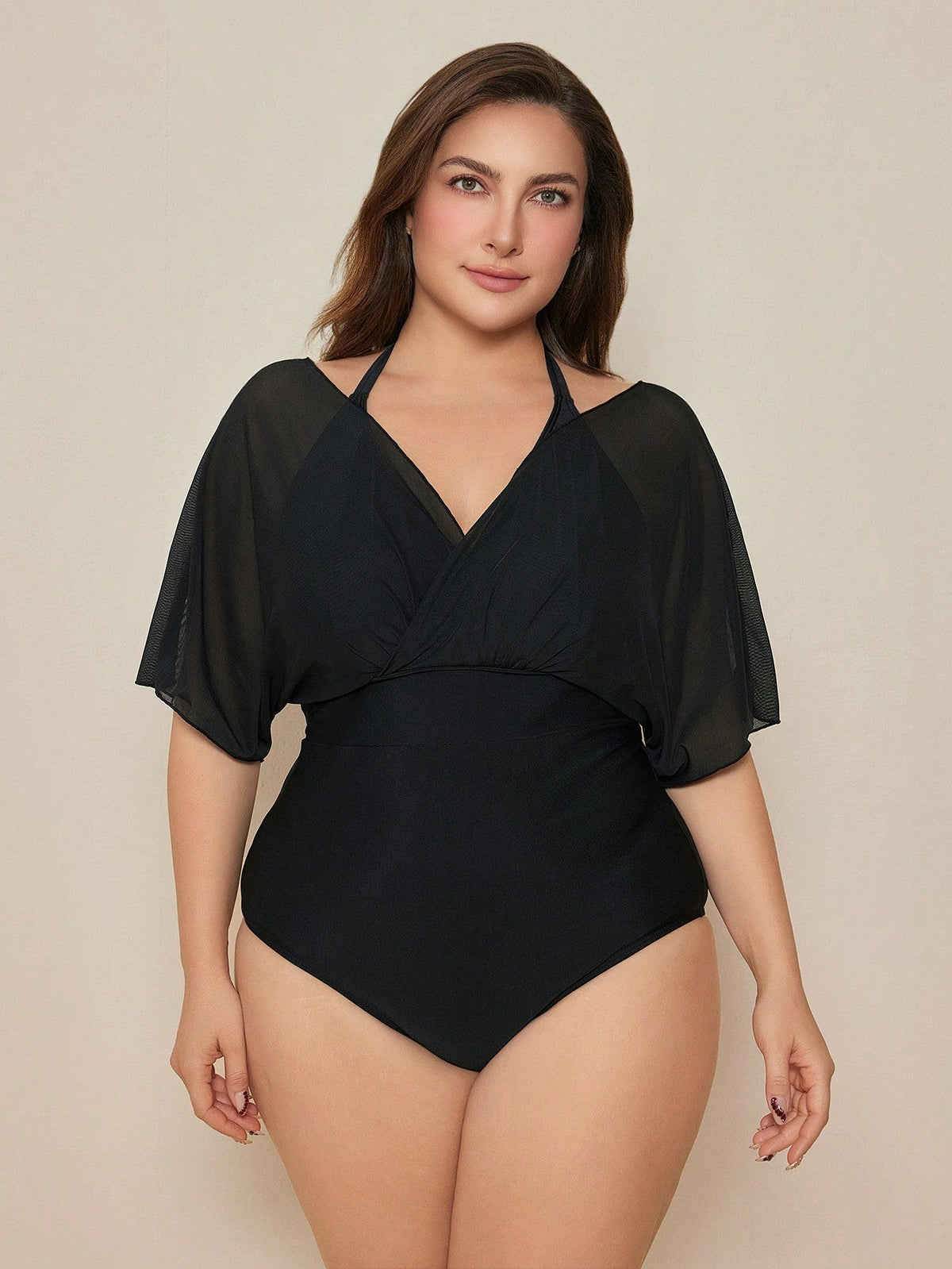 Maiô feminino com mangas transparentes caídas